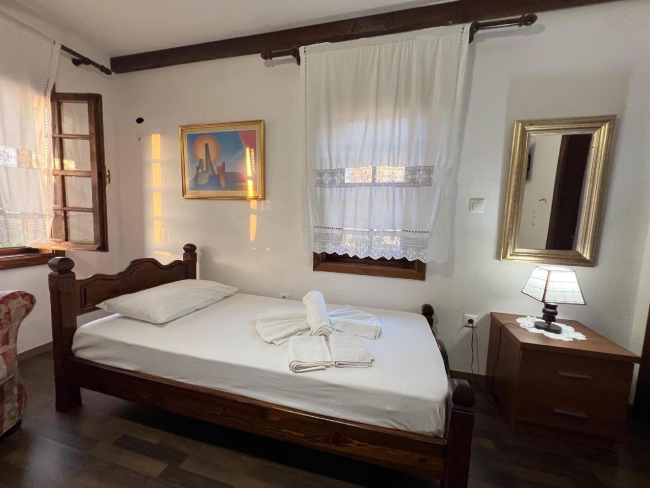 Pjetri House Hotel Berat Exterior photo