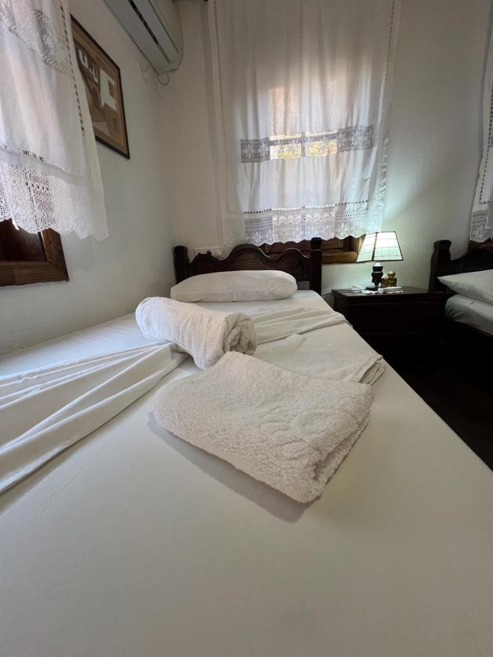 Pjetri House Hotel Berat Exterior photo